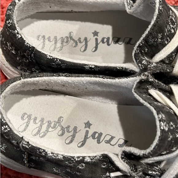 Gently worn Gypsy Jazz shoes - Picture 3 of 3